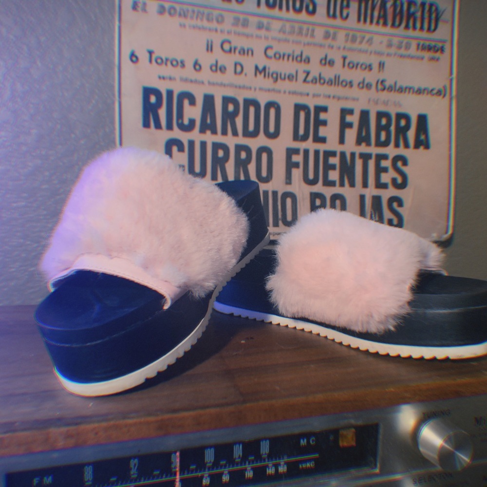 Forever 21 fluffy slippers